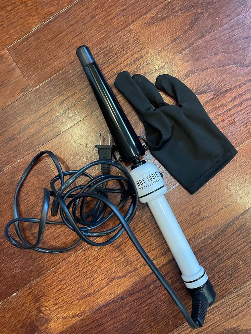 Hot Tools Professional Nano Ceramic 1-1/4"
Flipperless Tapered Curling Wand